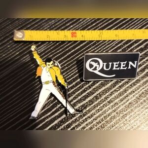 Band Queen pin and Freddie Mercury pin LOT 5
